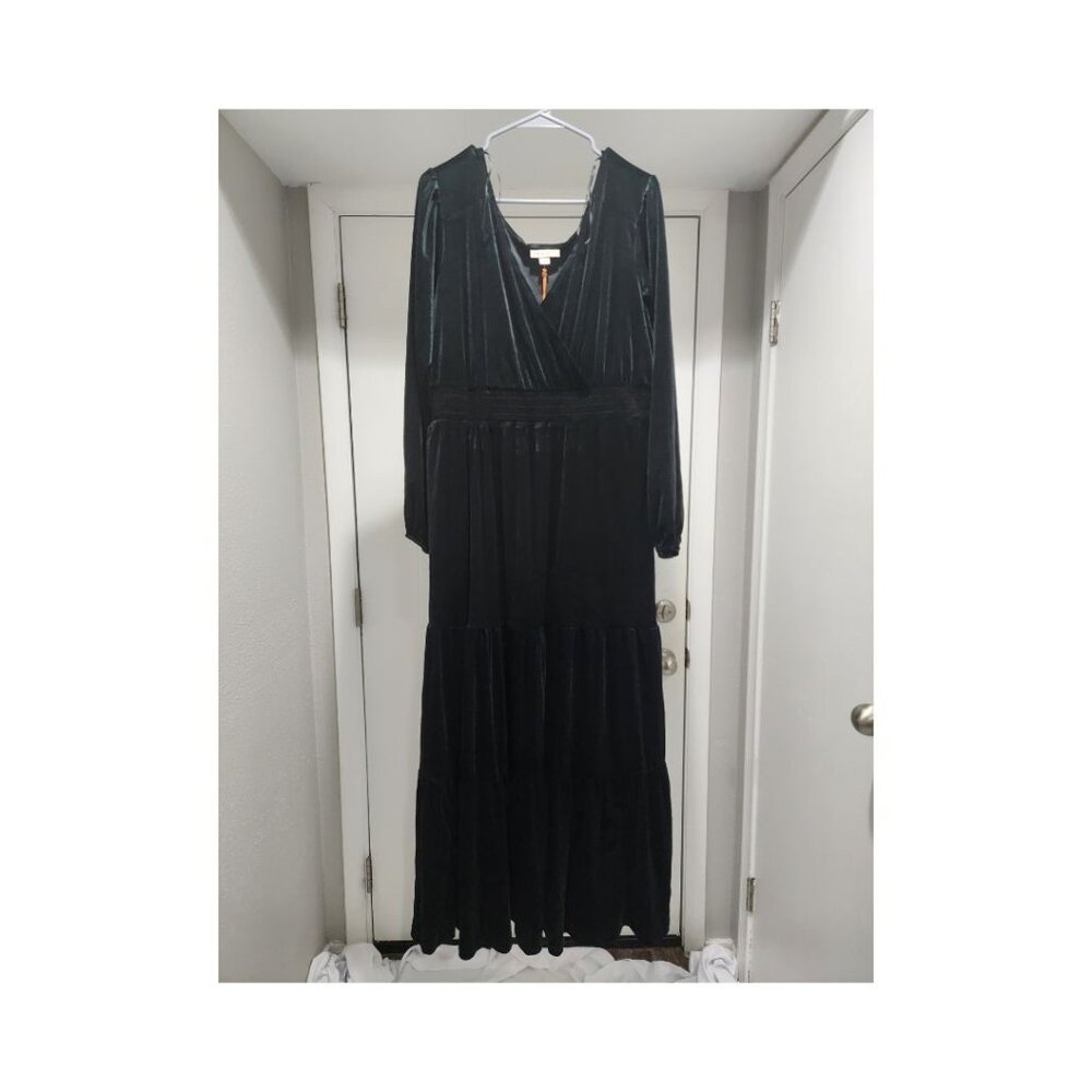 Knox Rose Black Velvet Maxi Dress